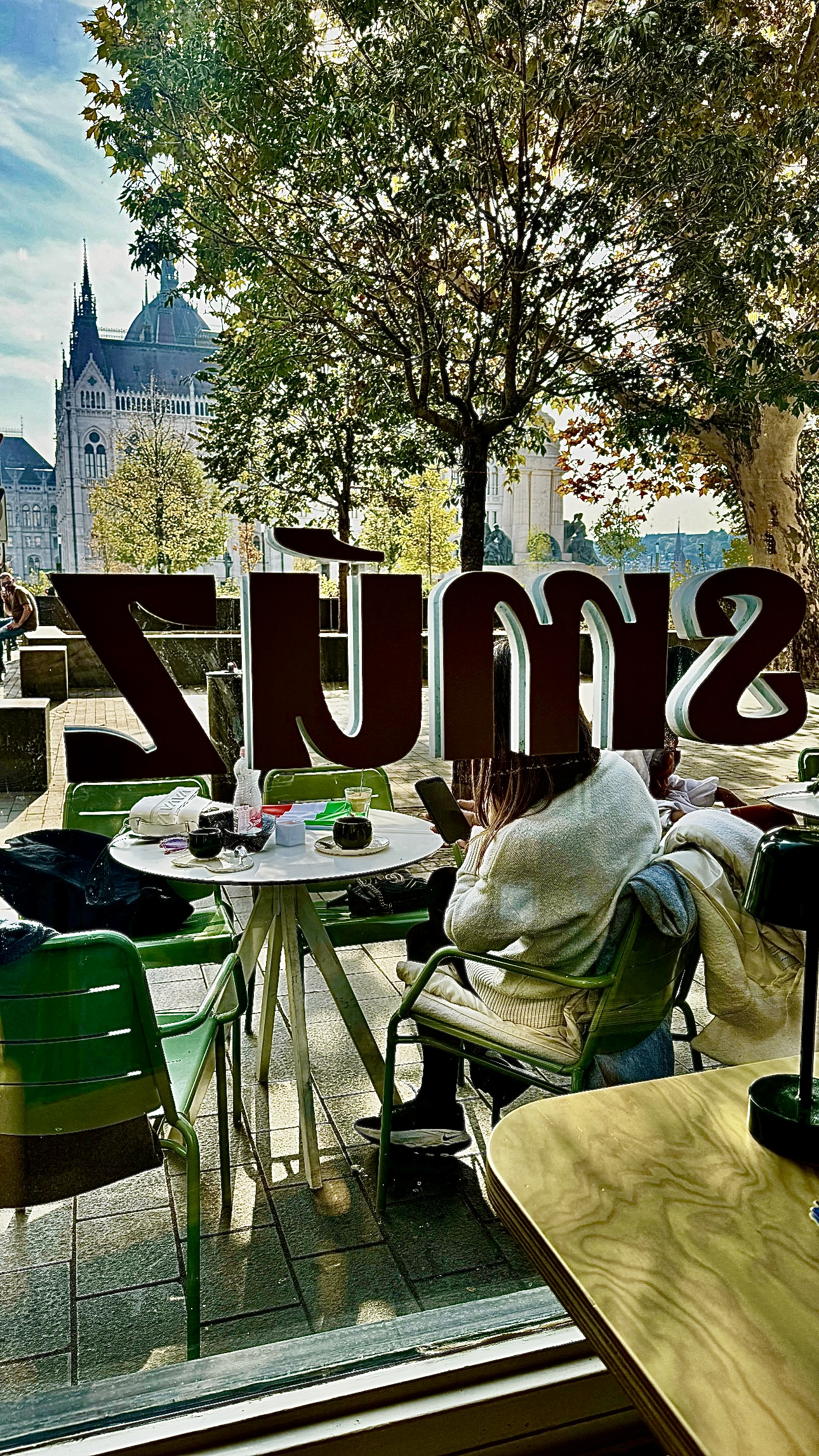 látnivalók Kossuth tér Parlament Budapest – séta a Smúz Café közelében