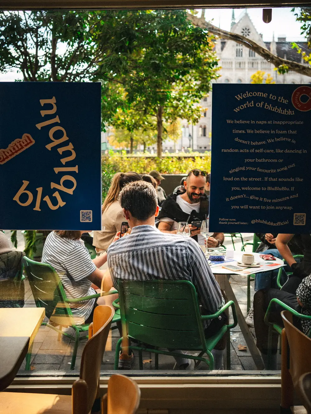 blublublu esemény a Smúz Caféban