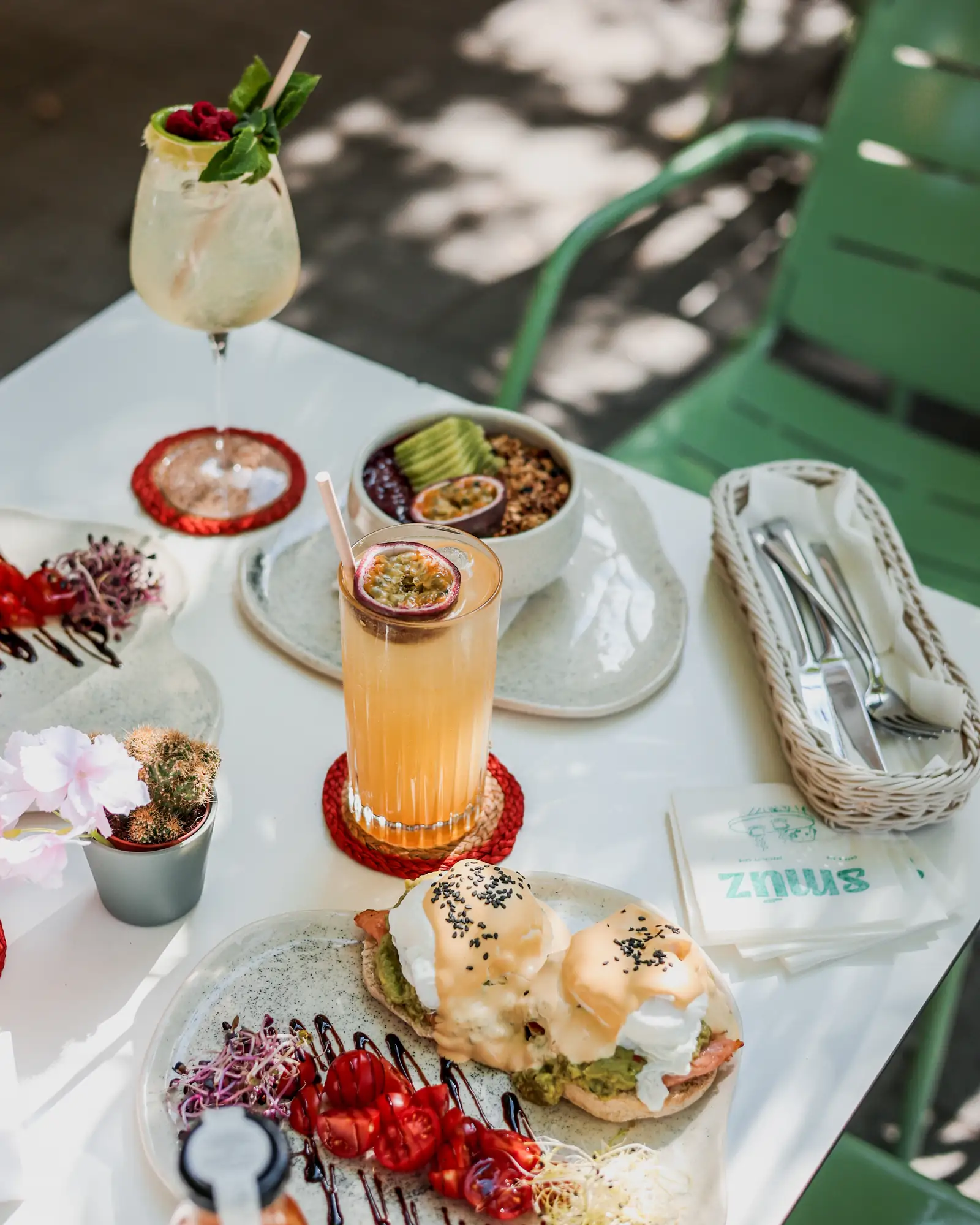 Reggeli a Smúz Caféban Budapesten